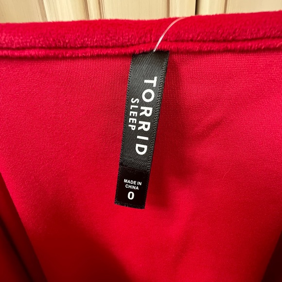 TORRID red velvet camisole - Picture 3 of 4